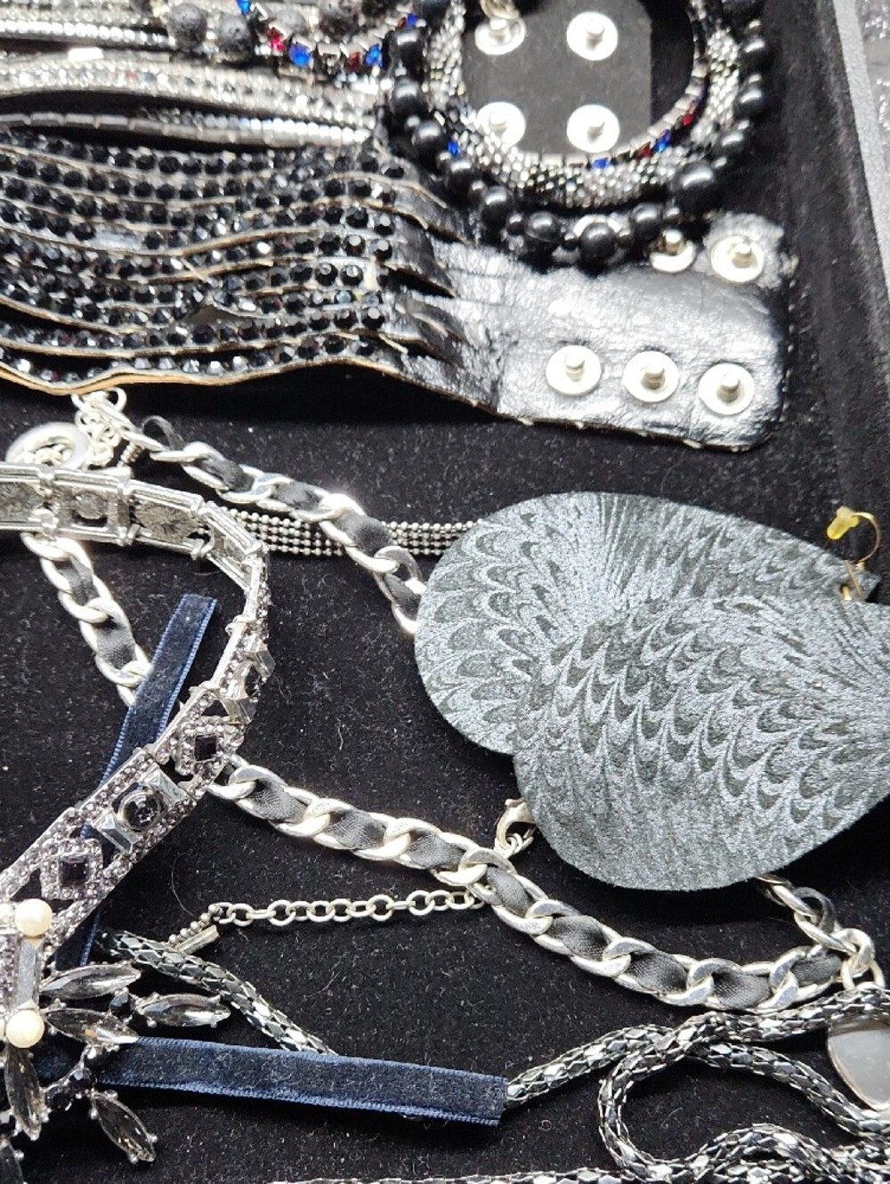 Black Multi-Strand Beaded Necklace & Bracelet Bundle - Picture 12 of 17